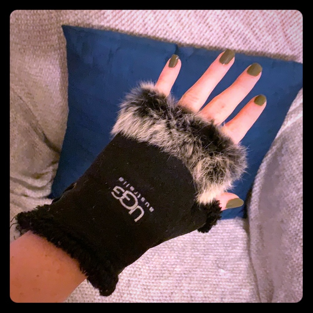 Super Soft UGG Half Gloves
